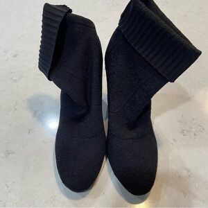 CHARLES by Charles David knit bootie size 7 1/2